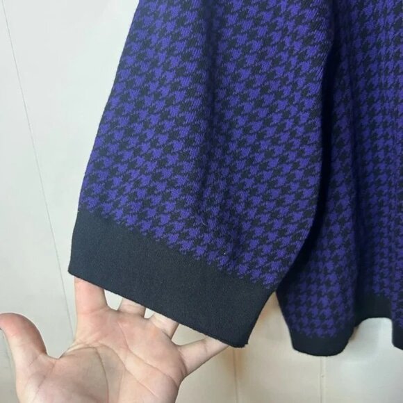 Jana, size Lg purple geometric plaid 3/4 wide sleeve button up collared cardigan - Picture 6 of 6